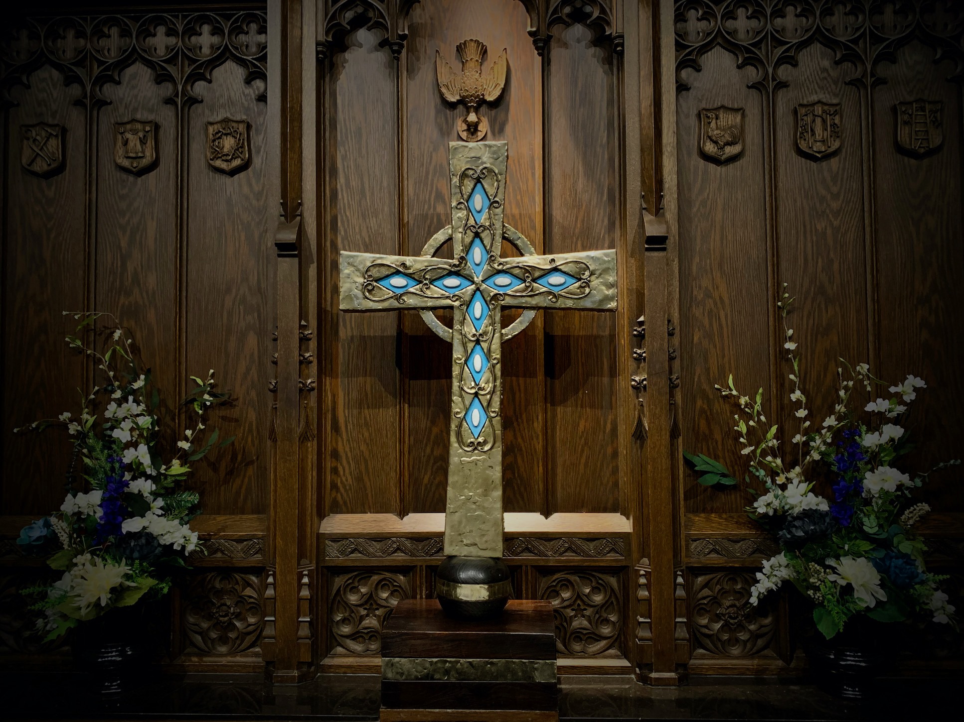 St James Episcopal Church cross